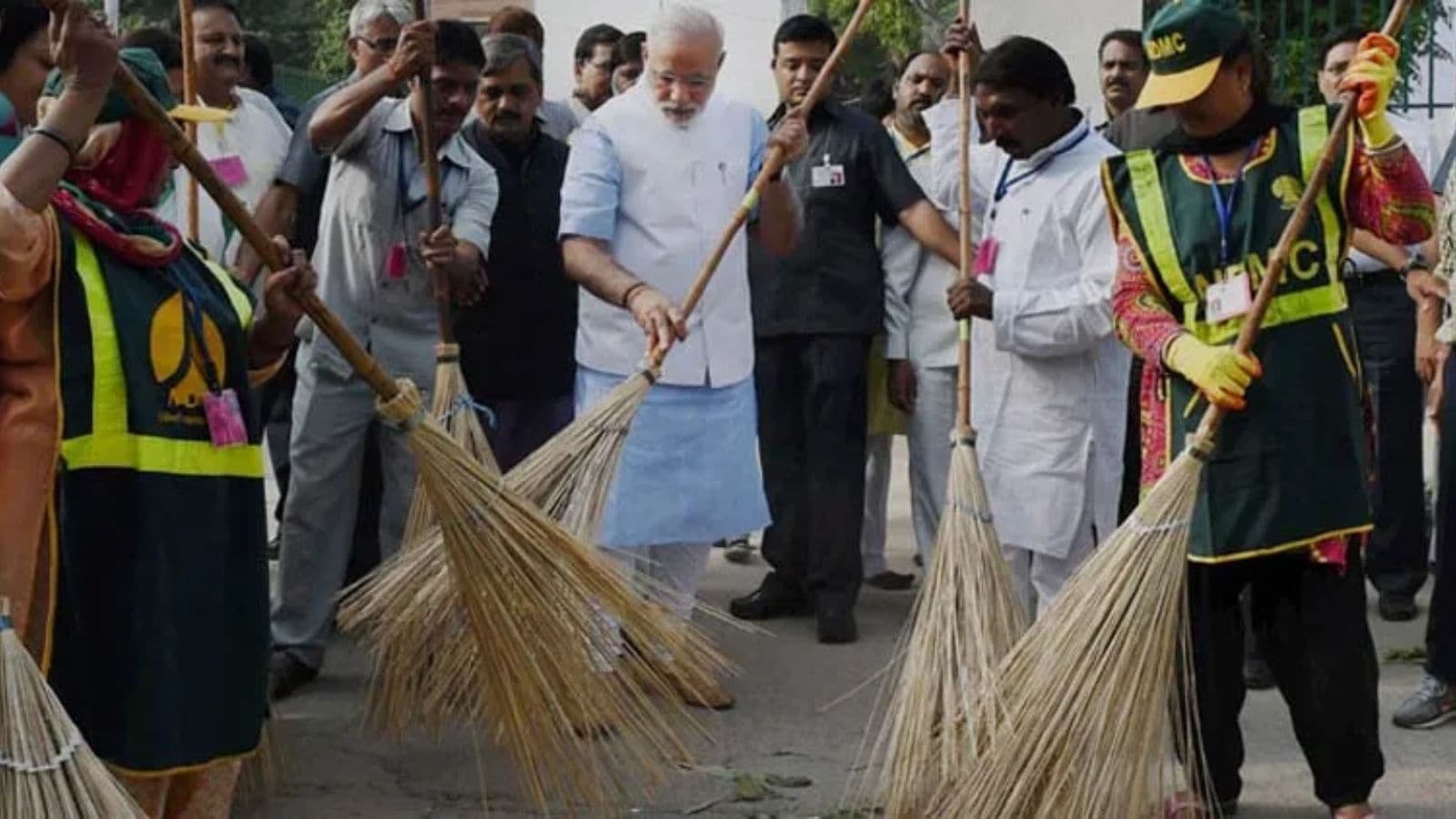 Govt to launch annual sanitation drive from Sep 17, with focus on legacy landfills | India News