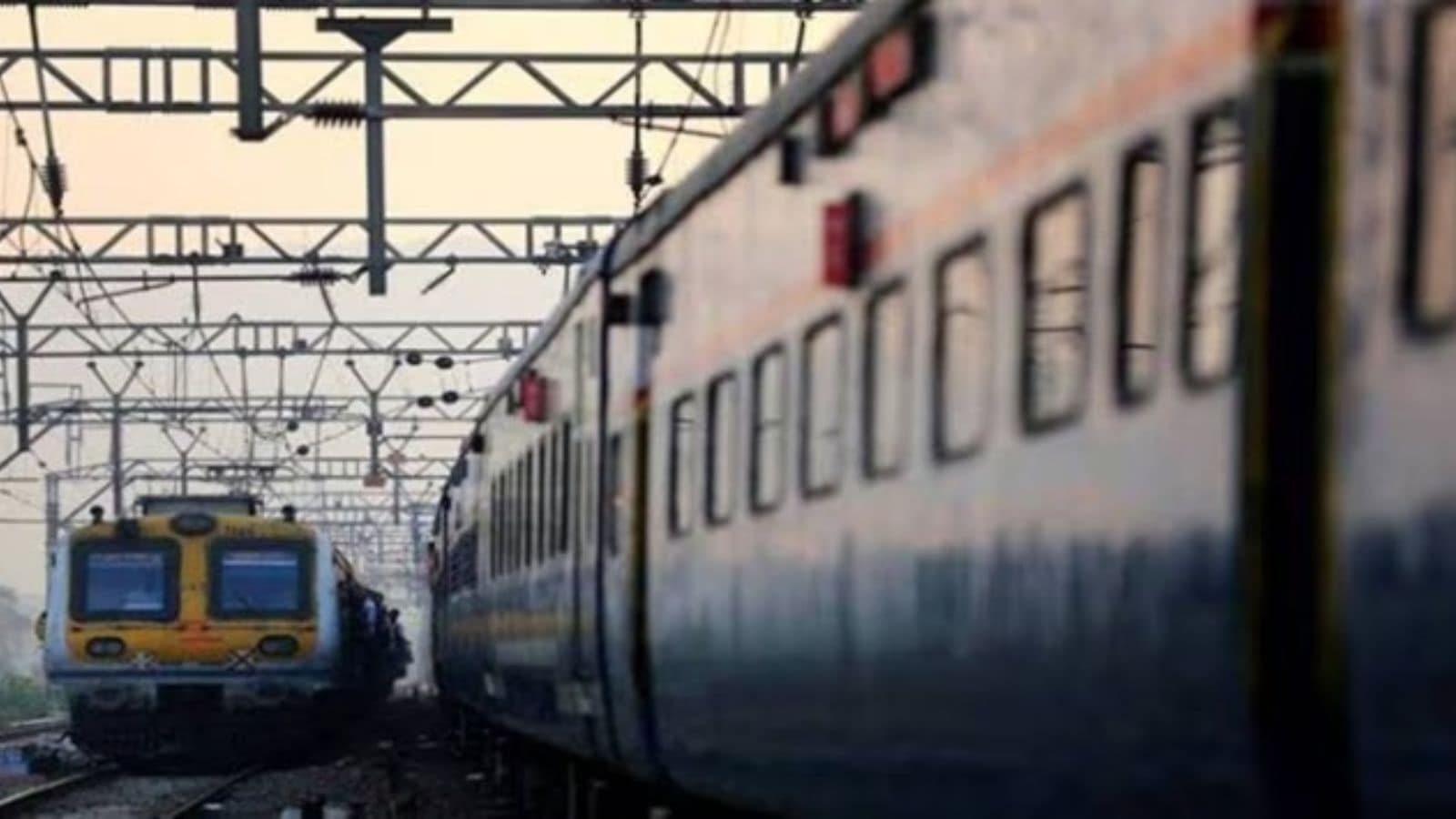 Three killed after being hit by train in West Bengal | Kolkata News