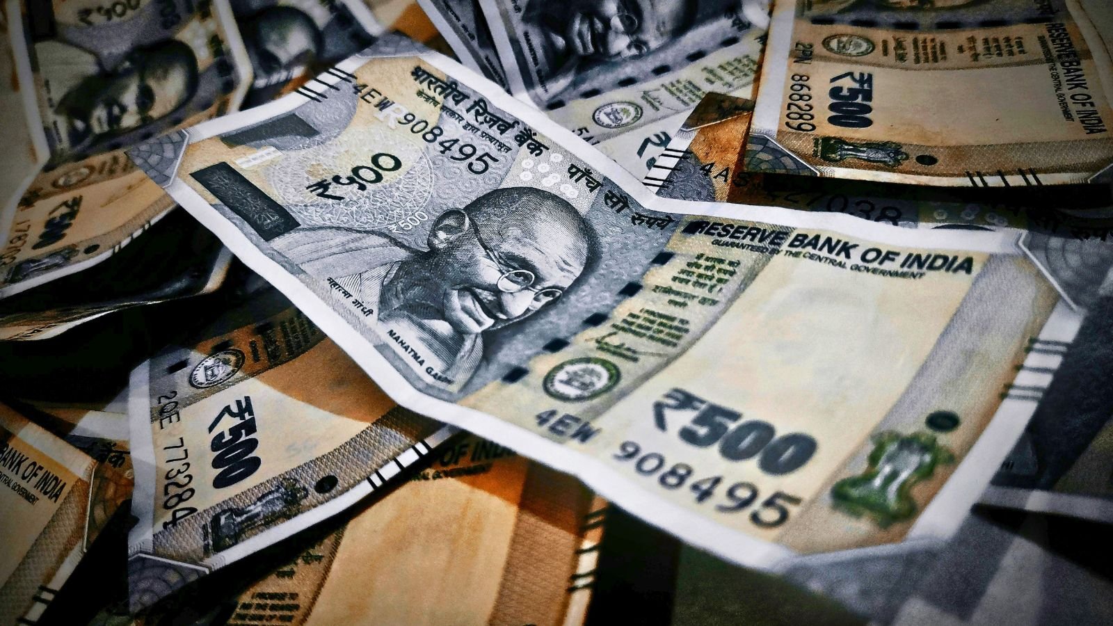 Rs 46 crore income tax notice to dhaba cook in Madhya Pradesh, he approaches police