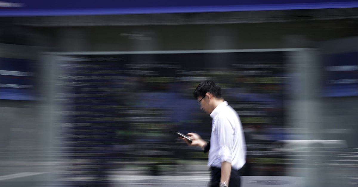 Asian Stocks Fluctuate As US Jobs Outlook Cools: Markets Wrap