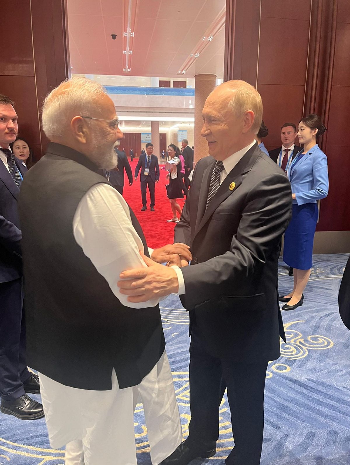 PM Modi, Putin Interact With President Xi, Walk Past Pak PM Shehbaz Sharif As He Looks On