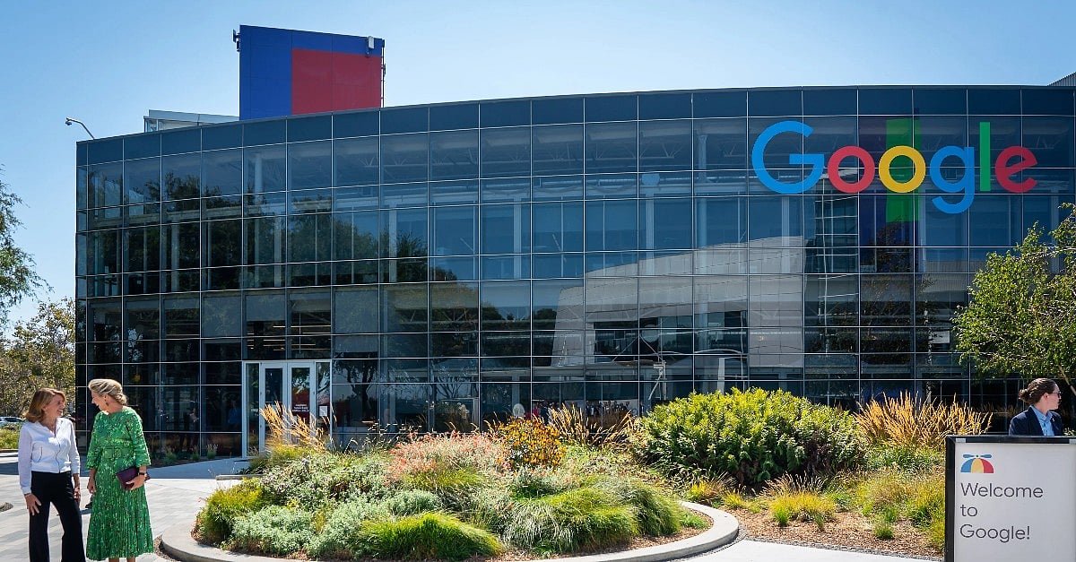 Search Giant Celebrates With A Throwback To “First-Ever” 1998 Logo