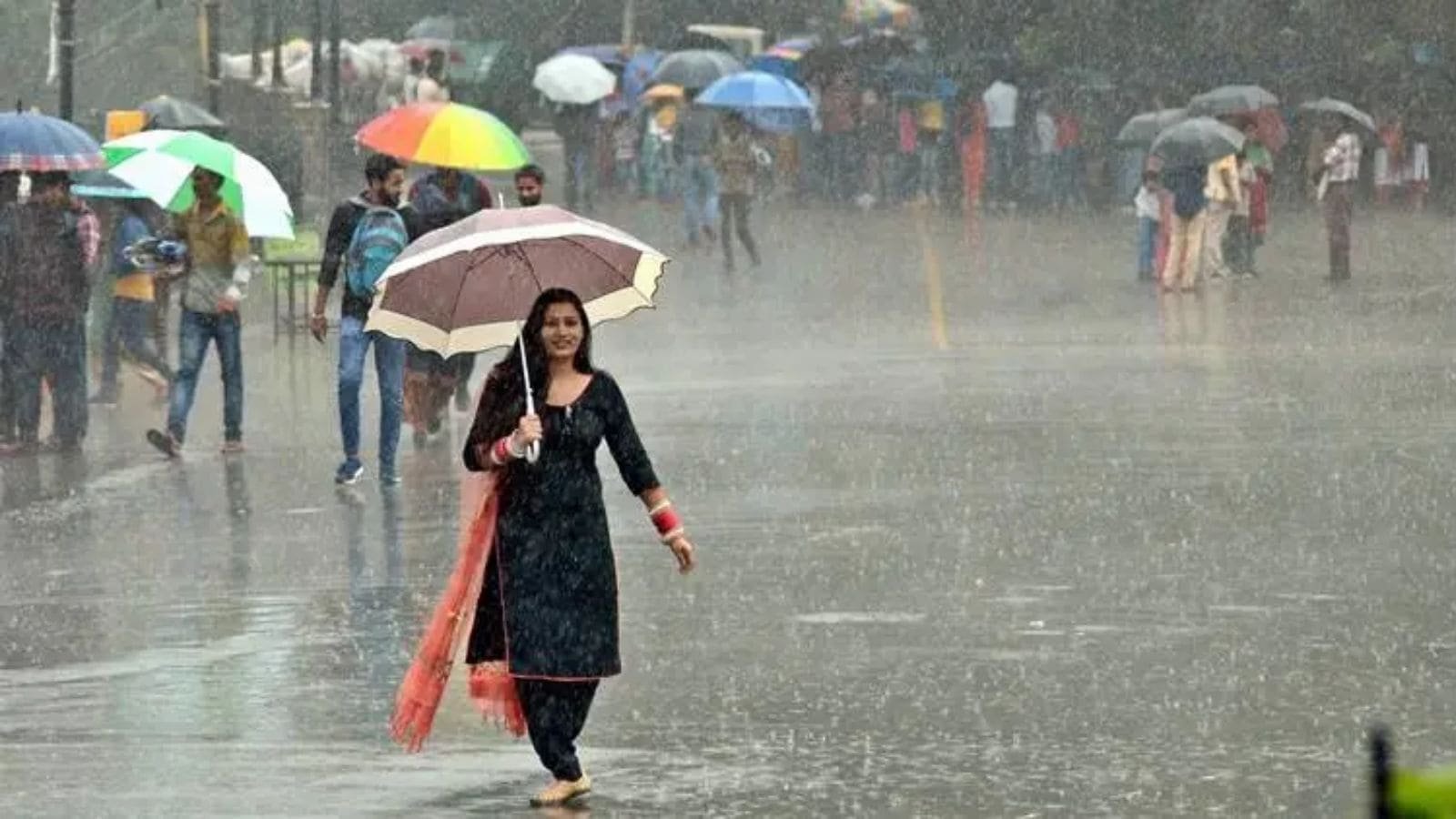 Sudden showers hit 11 UP districts; 2 more days of rain likely before monsoon recedes | Lucknow News
