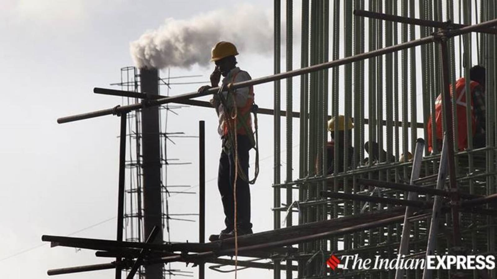 One-man board, low registrations: CAG report highlights gaps in mechanism to safeguard construction workers | Ahmedabad News