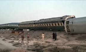 Pak: 12 people injured as Jaffar Express derails – News Today