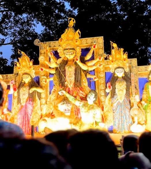 Navarathri: Celebrating Womanhood with Devotion and Gifts – News Today