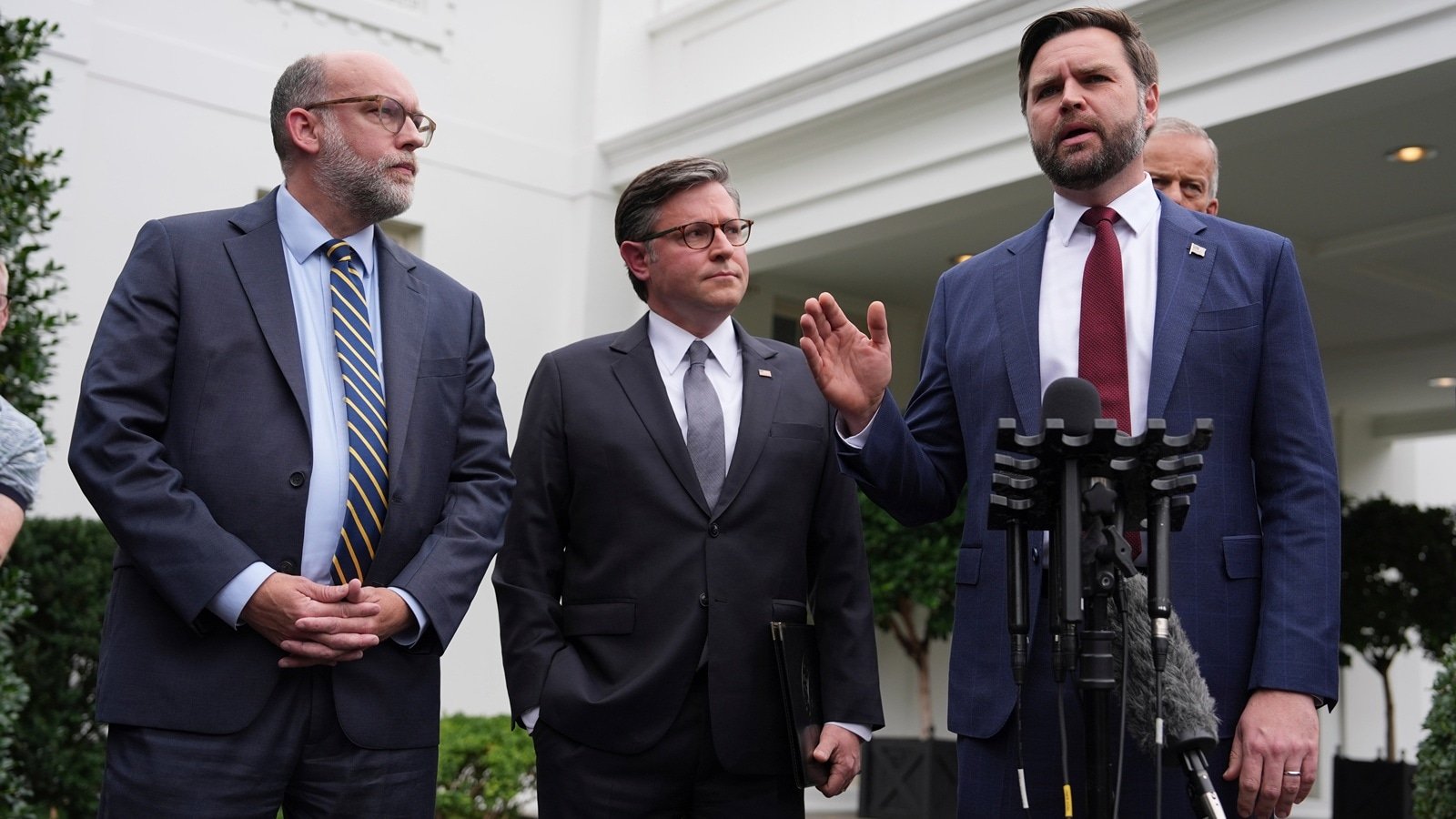 ‘I think we are headed to a shutdown’: JD Vance says after Trump and Democrats end meeting without a deal | World News