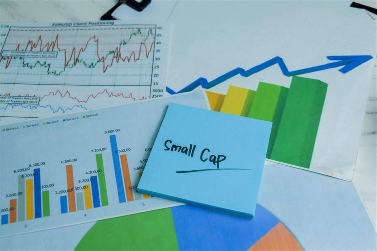 2 Small-Cap Dividend-Paying Retailers to Buy and Hold for 2026