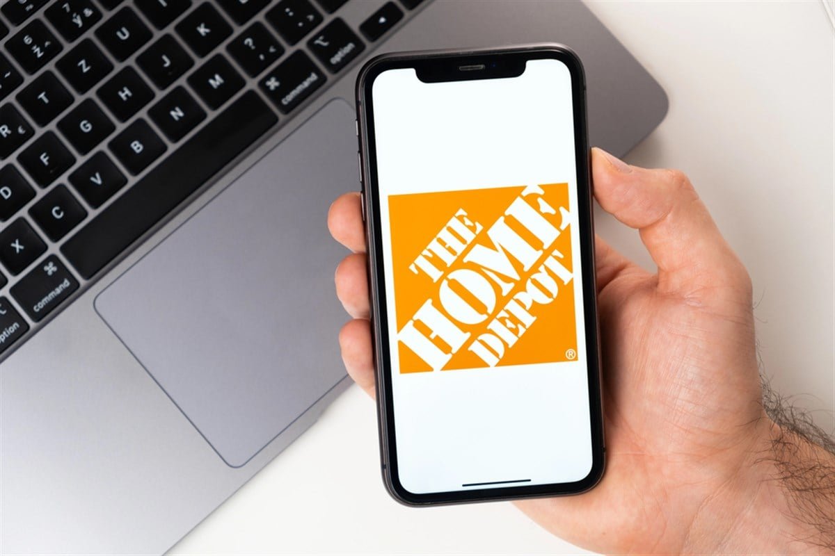 Home Depot Stock Expands With B Bet on Contractor Market
