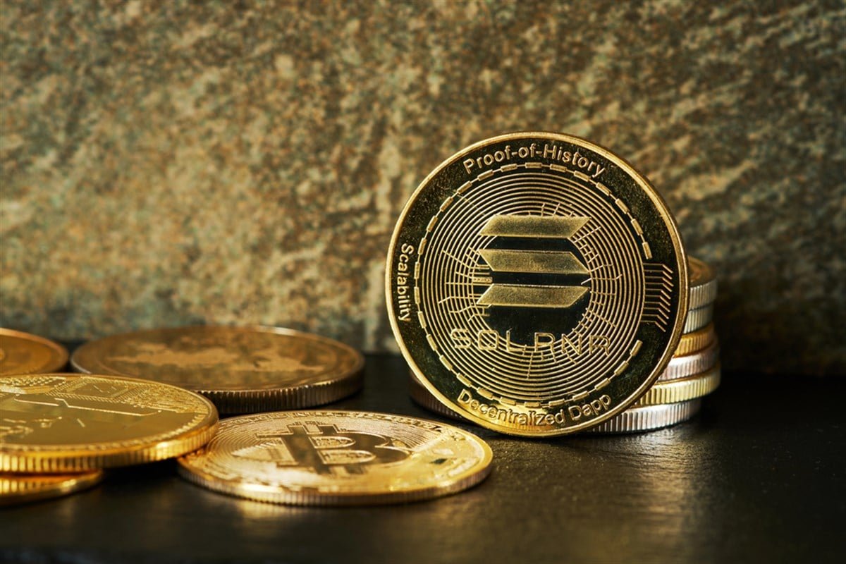 FORD, DFDV, UPXI Stocks Gain on Solana Accumulation