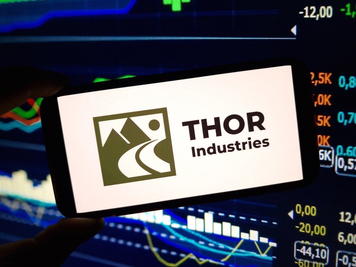 THO Stock Poised for Breakout With Strong Cash Flow, Buybacks