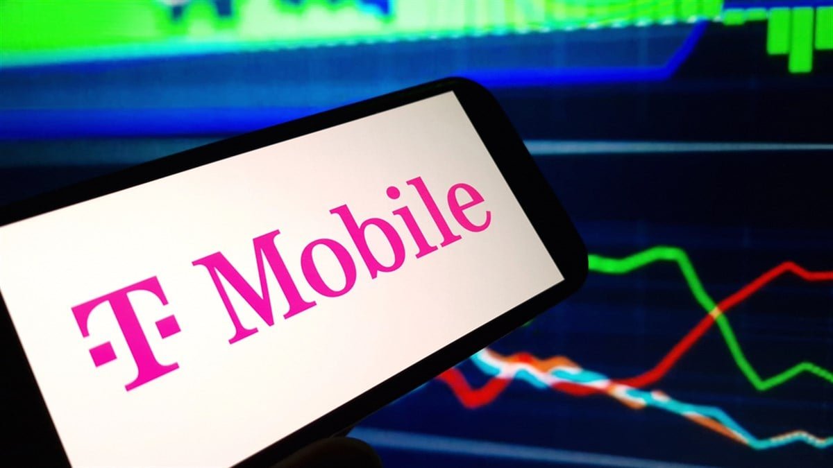 TMUS Stock Steady as COO Srini Gopalan Prepares to Take CEO Role