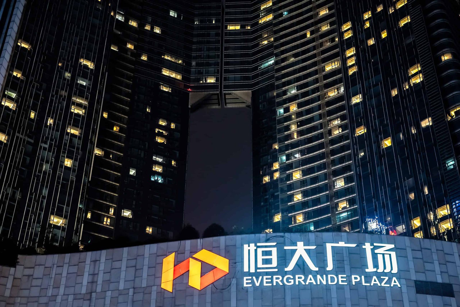 Evergrande Delisted in Hong Kong as 0B Debt Unravels