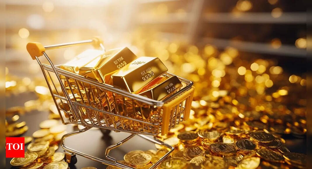 Gold price prediction: What’s the outlook for October 10, 2025? ‘Sell on rise’ strategy makes sense