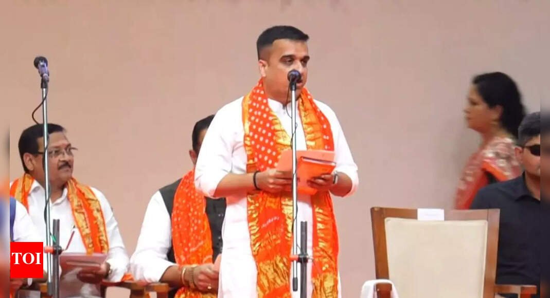 Gujarat cabinet reshuffle: Surat MLA Harsh Sanghavi takes oath as deputy chief minister | Ahmedabad News