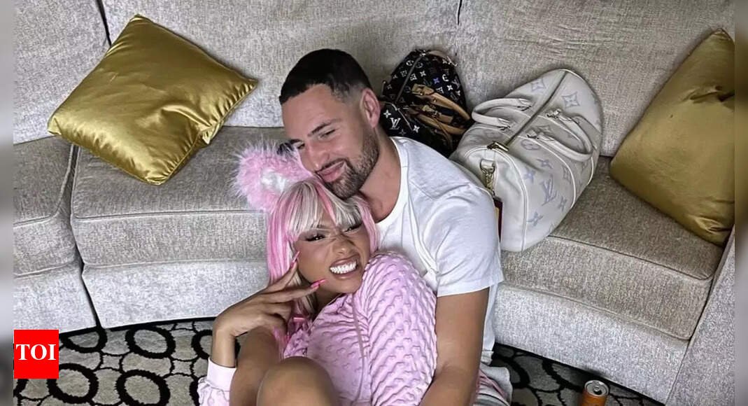 Megan Thee Stallion takes on the role of a perfect girlfriend after Klay Thompson’s Dallas Mavericks lose opening match to San Antonio Spurs | NBA News