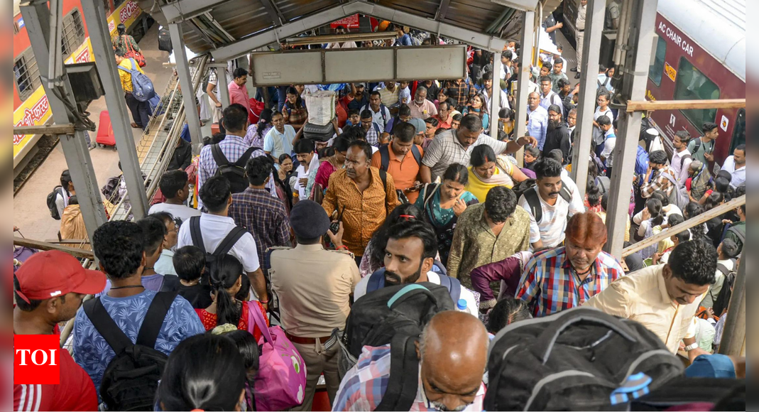 From rushing trains to crowd control, Railways uses real-time map to manage Chhath rush | India News