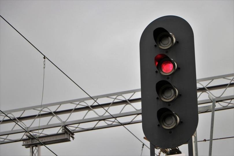Bears Battle Critical Support Zone as BTC, Stock, and Gold Volatility Indices Surge