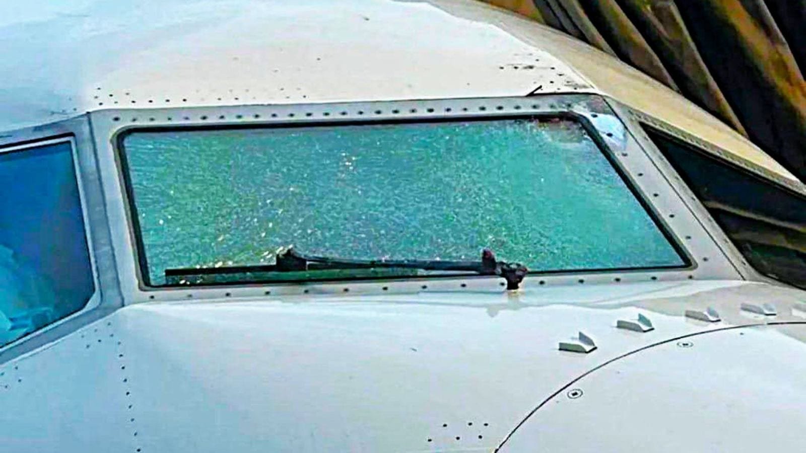 United Airlines flight makes emergency landing after a mysterious object hits windshield at 36,000 feet | World News
