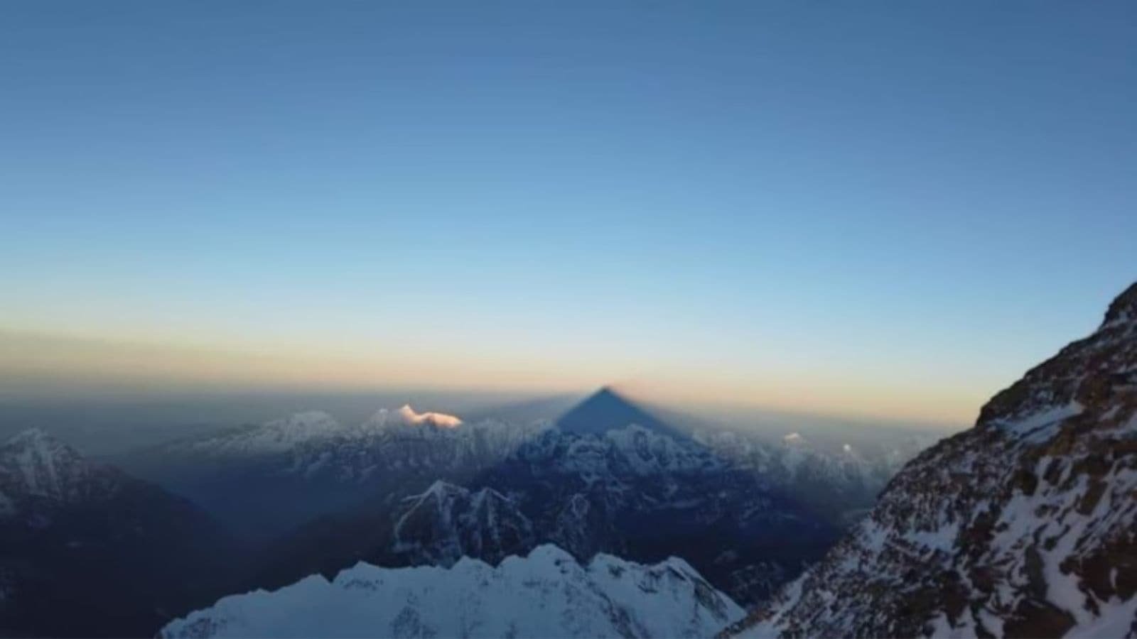 At least 1,000 trapped on Tibetan side of Mount Everest by blizzard | World News