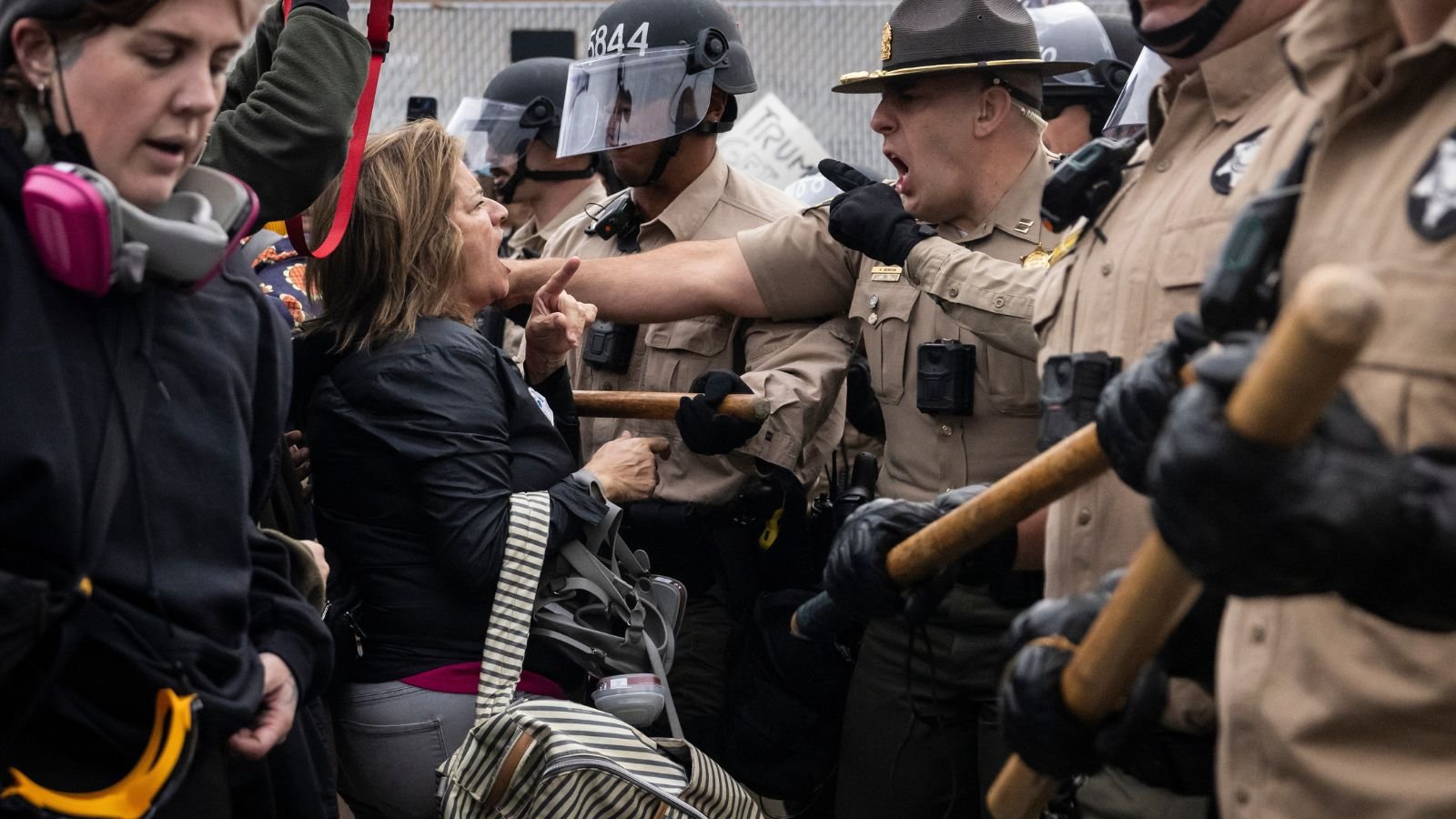 Chicago judge questions Trump official over ICE agents’ use of force | World News