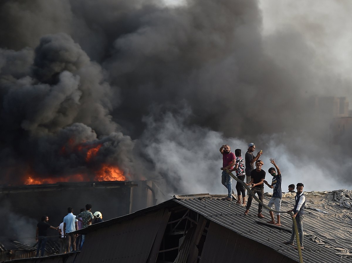 Fire Breaks Out At Auto Parts Shops In Mumbai’s Kurla Area