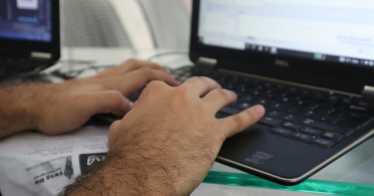 Indian Employee Compares Canadian Work Culture With India, Sparks Debate