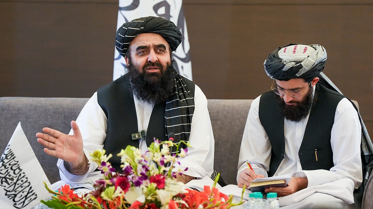 Women Journalists Attend Afghan Foreign Minister’s Second Media Briefing After ‘Exclusion’ Row