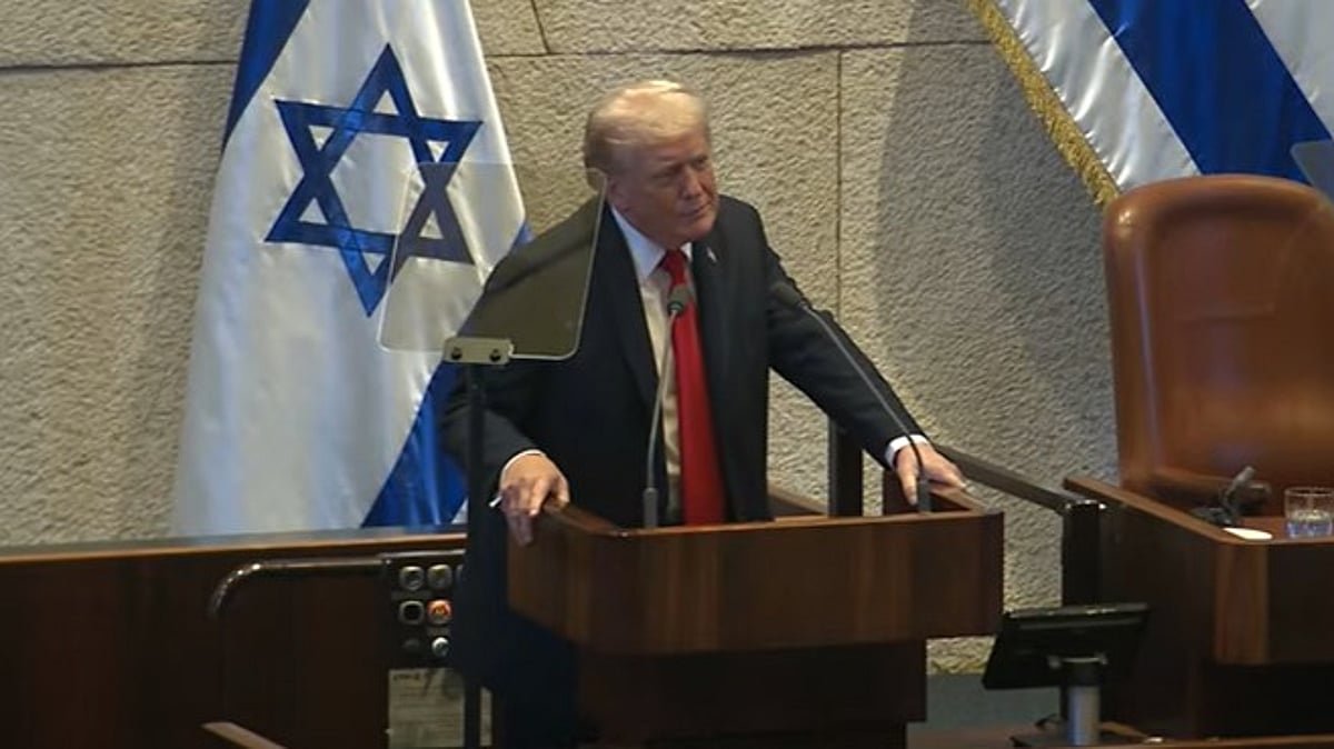 Two Israeli Lawmakers Disrupt Trump’s Speech In Parliament With ‘Recognise Palestine’ Signs