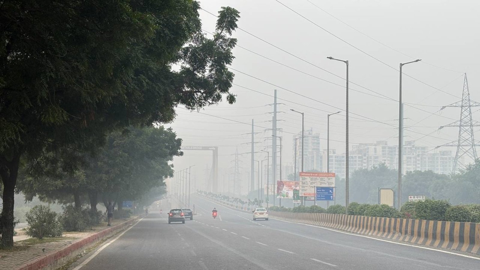 2 days after Diwali, Delhi continues to inhale ‘very poor’ air