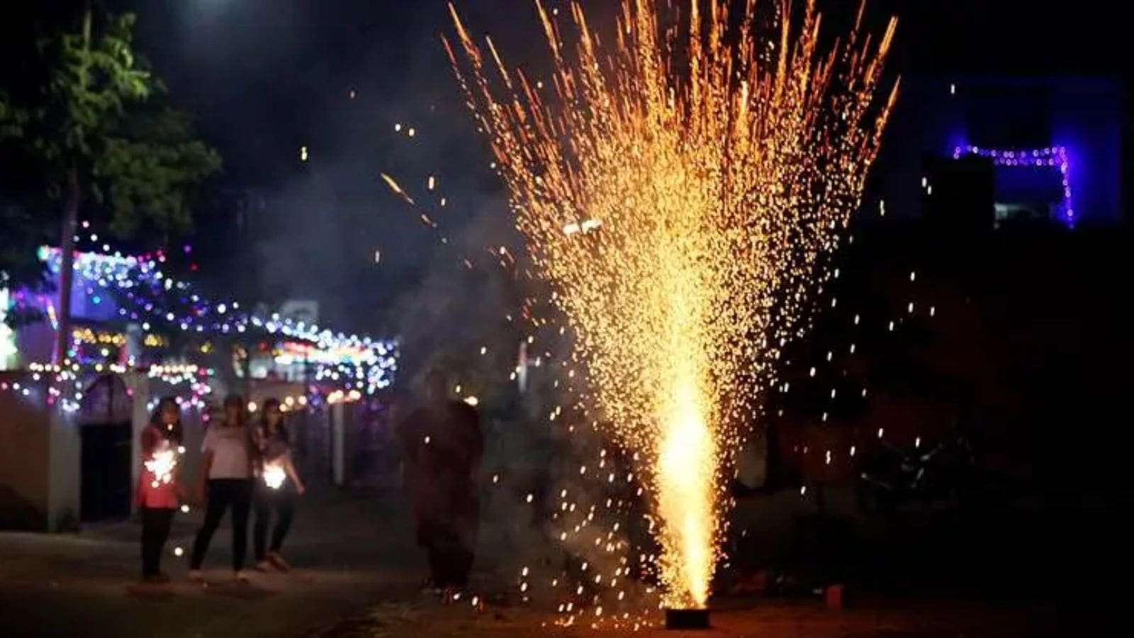 Blanket ban on green crackers has failed: Govt set to tell SC as it hears plea on lifting ban on stay | Delhi News