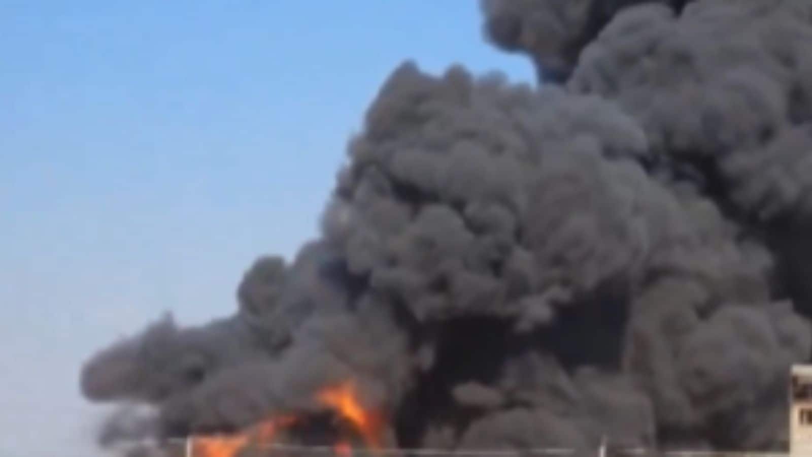 Massive fire guts furniture godown in Dera Bassi | Chandigarh News