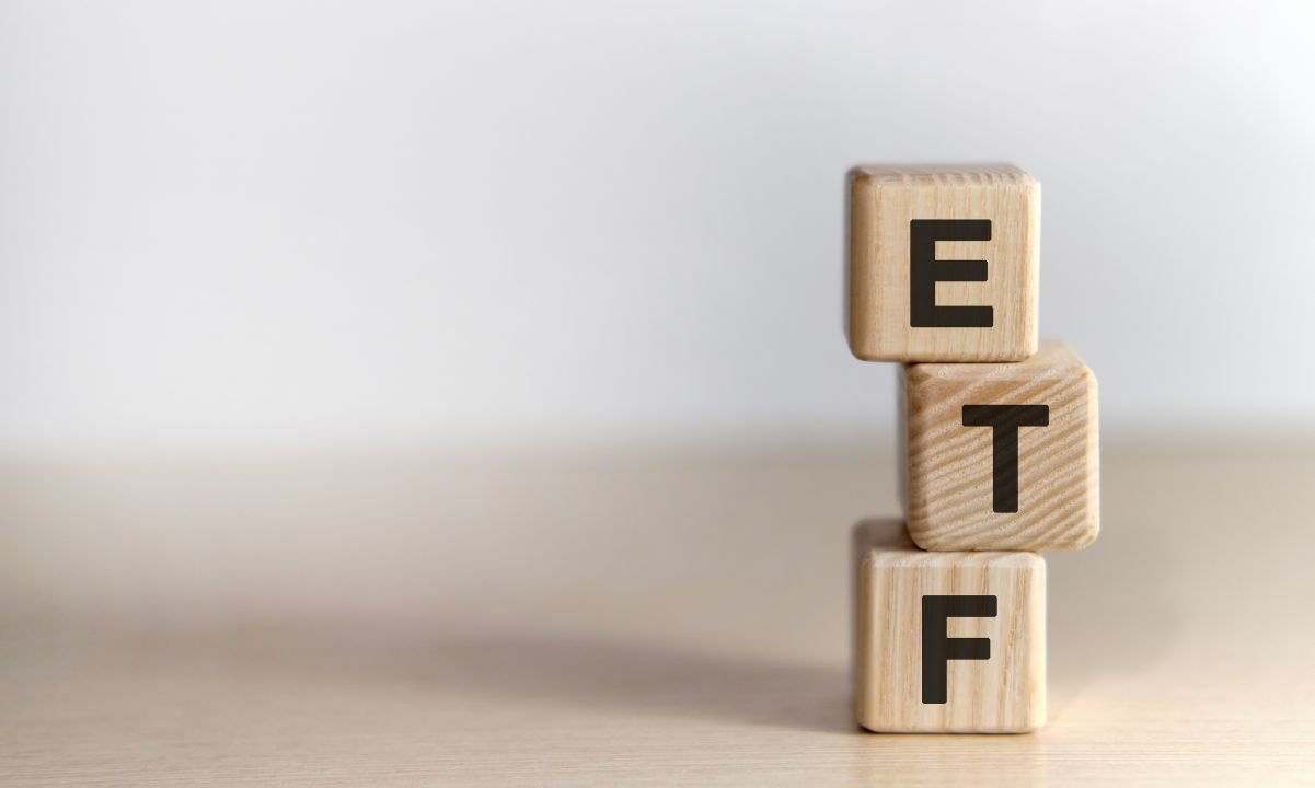 155 Filings Across 35 Assets, Analyst Backs Index Funds