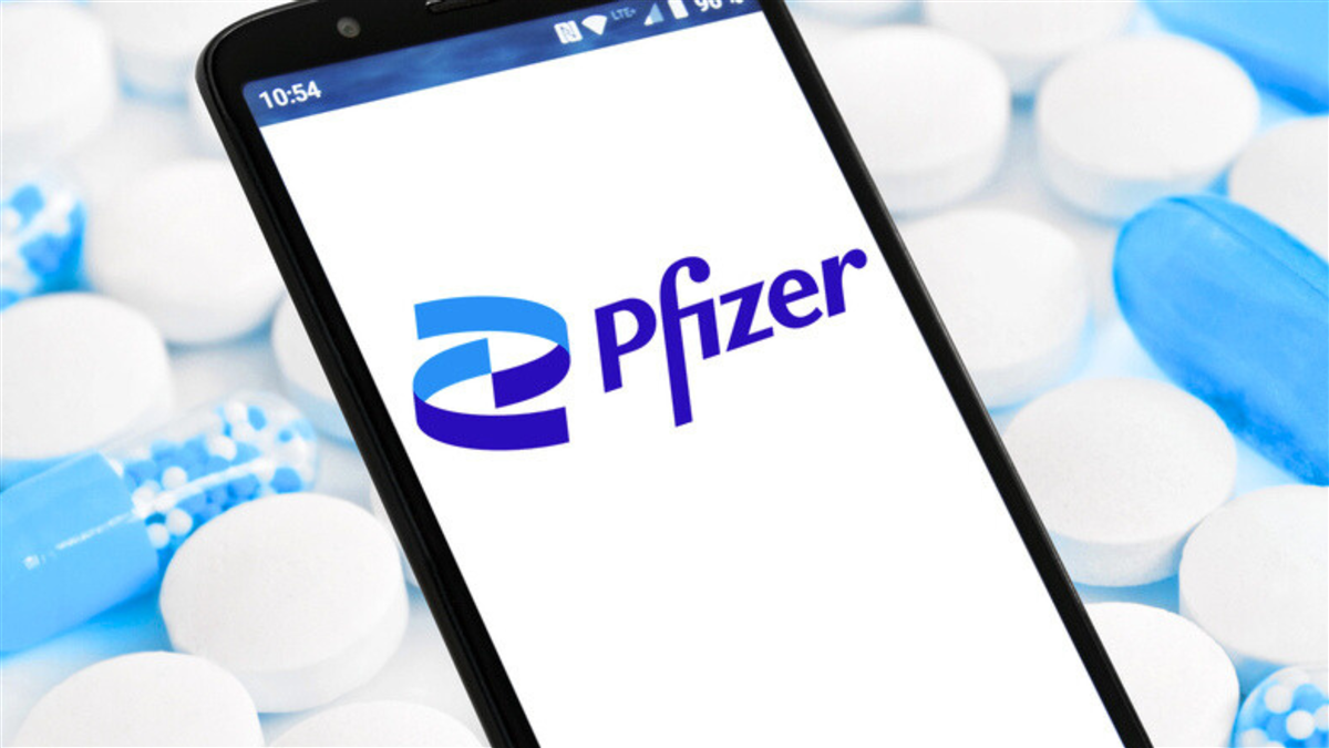 Pfizer (PFE) Stock Jumps on TrumpRx Deal — Is It a Buy Now?