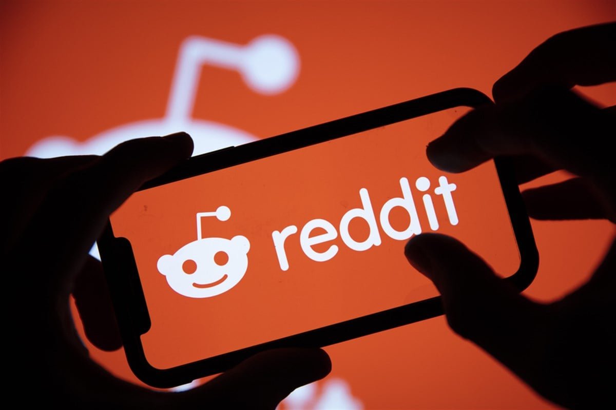 RDDT Stock Slides as ChatGPT Cuts Reddit Content Use