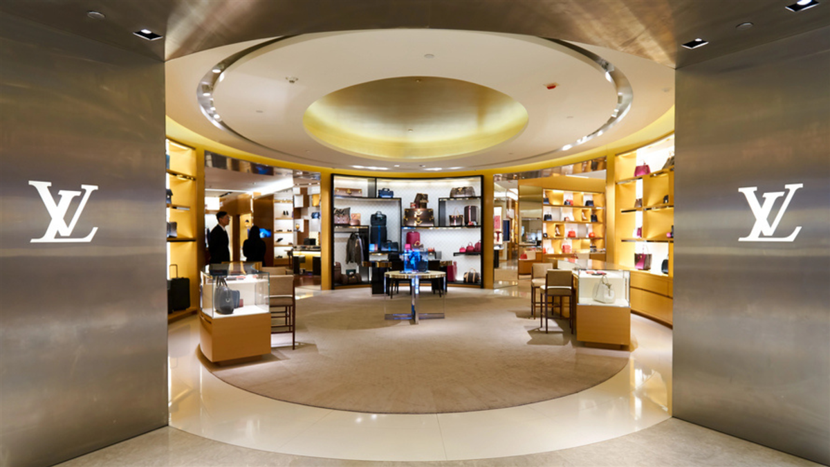 Can LVMUY Stock Sustain Gains Amid Tariffs and Inflation?