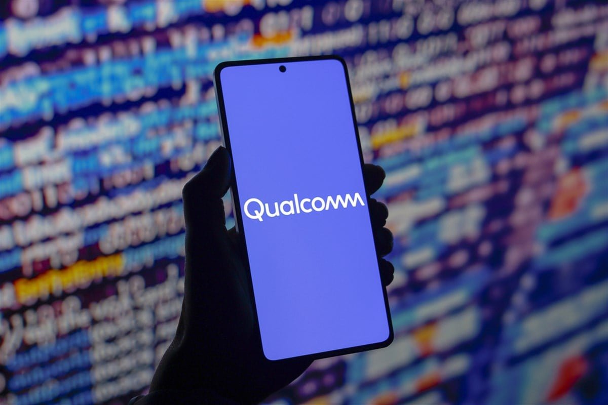 QCOM Stock Forecast: Breakout or Pullback Ahead?