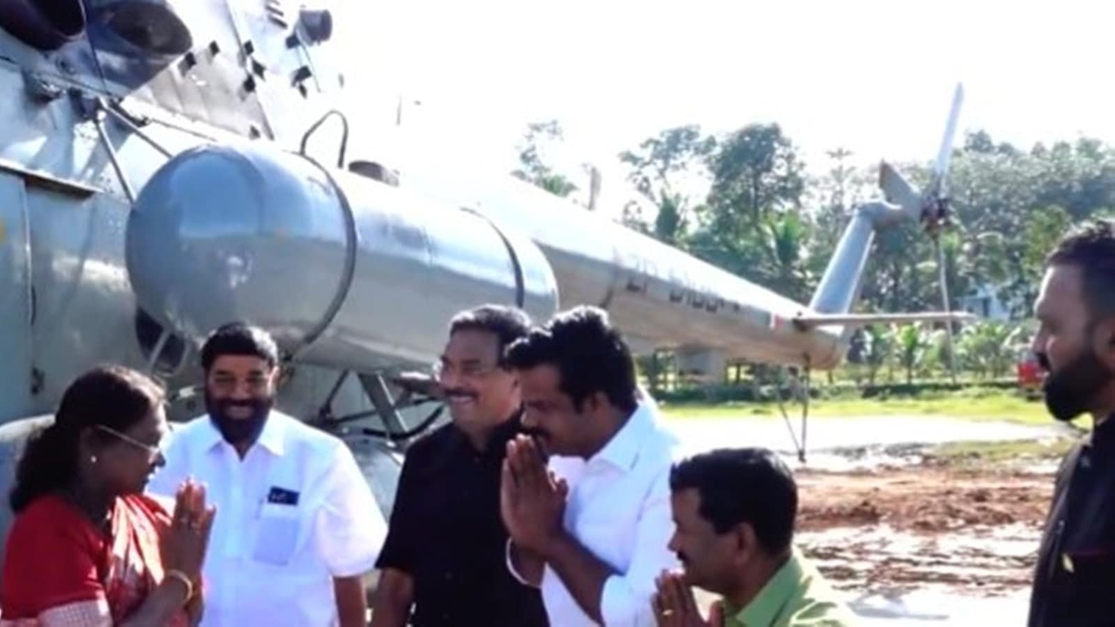 President Droupadi Murmu lands in Kerala for 4-day visit; to visit Sabarimala temple today | India News